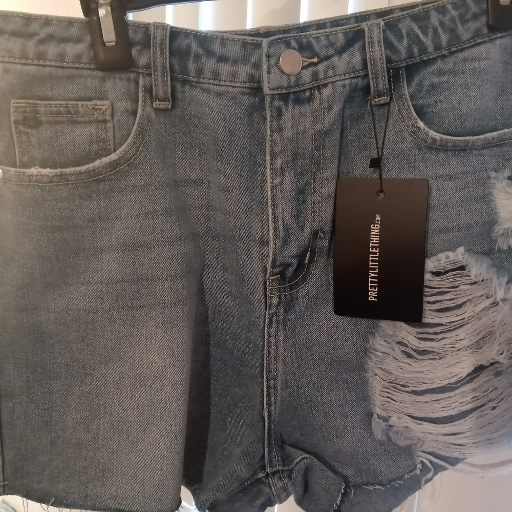 NWT Light Blue Wash Distressed Denim Mom Short